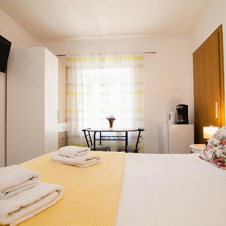 Old Town Accommodation ボル エクステリア 写真