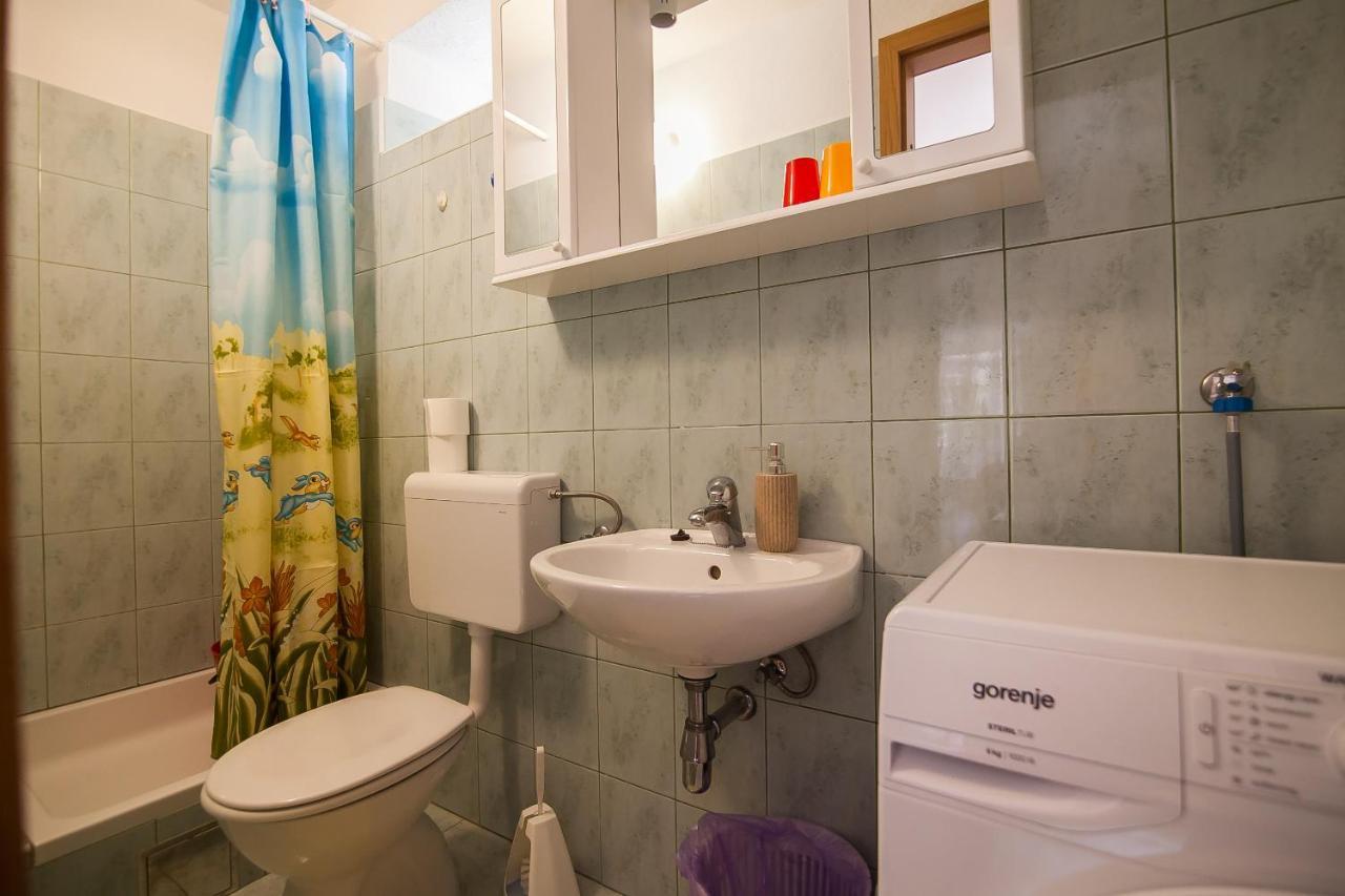 Old Town Accommodation ボル エクステリア 写真