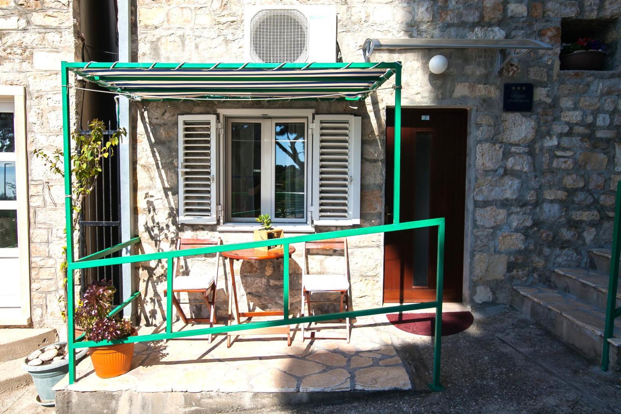 Old Town Accommodation ボル エクステリア 写真